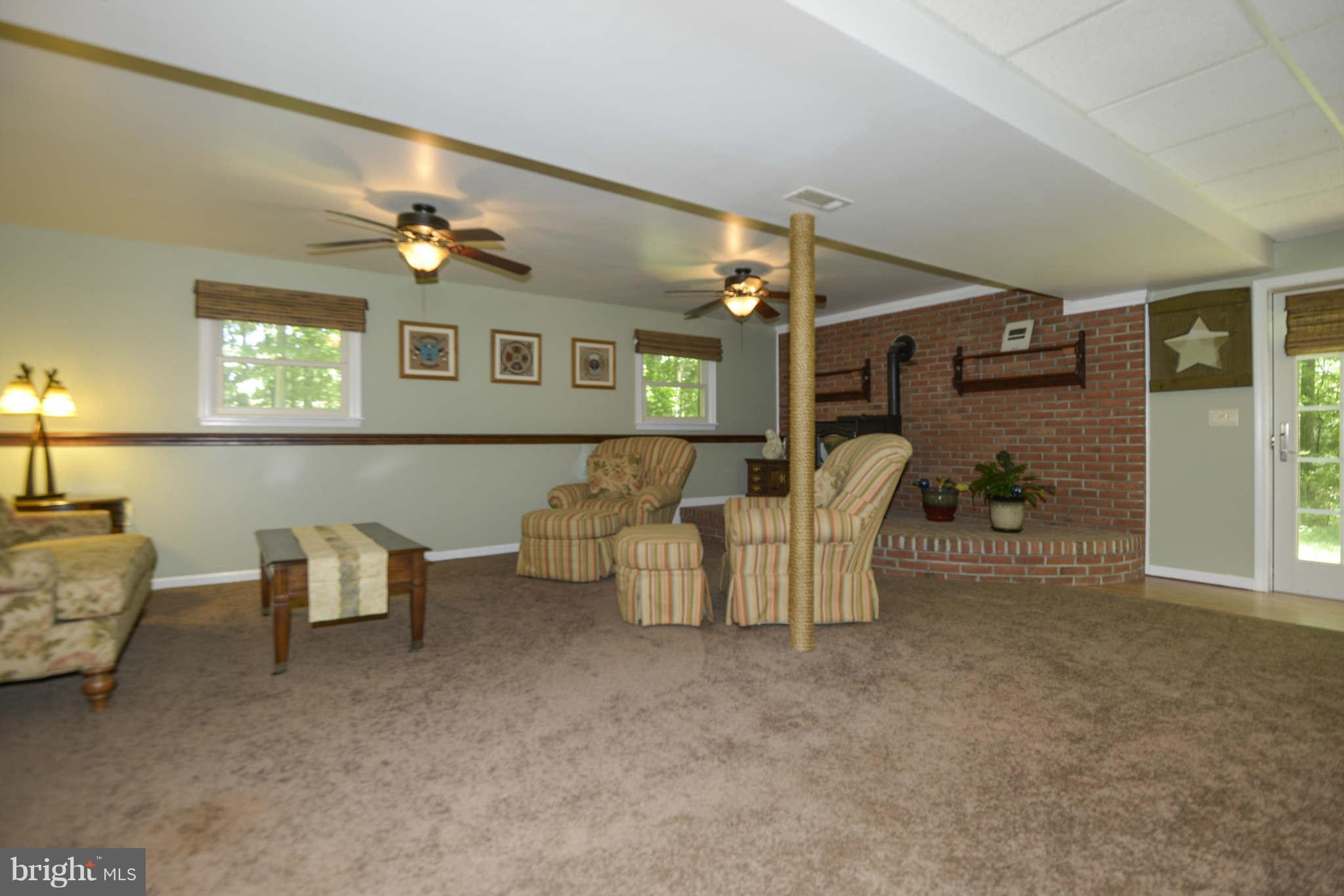 3955 Salem Bottom Road Westminster, MD 21157 - Photo 17 of 27 Family Room