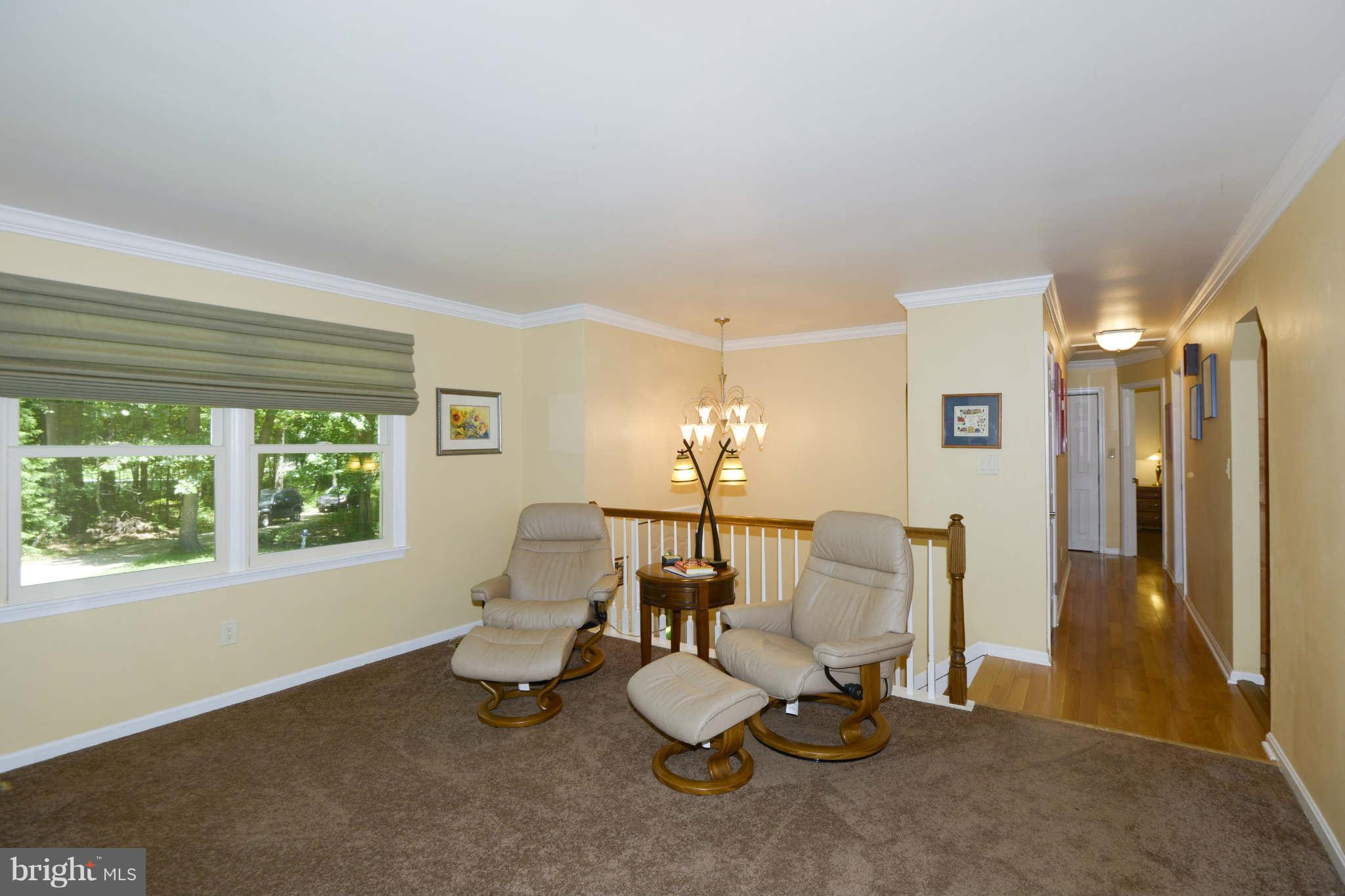 3955 Salem Bottom Road Westminster, MD 21157 - Photo 4 of 27 Living Room