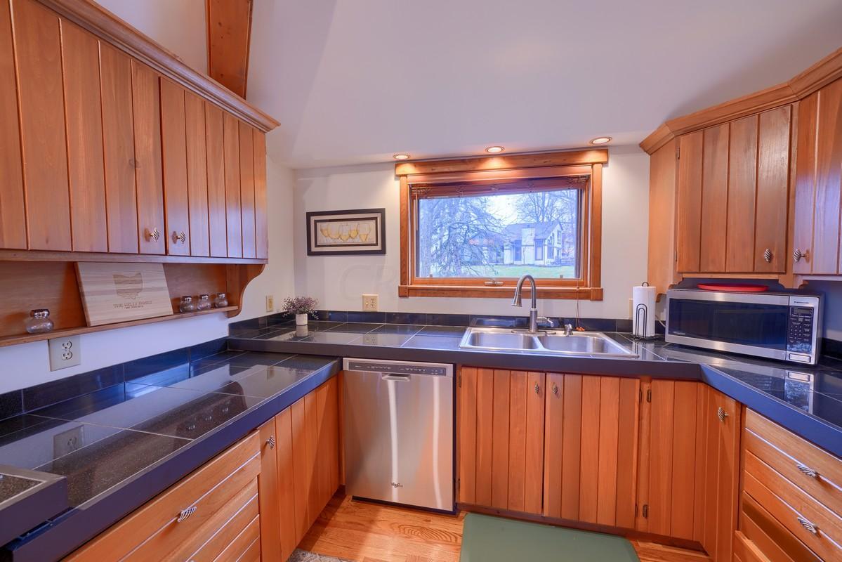 366 Allview Road Westerville, OH 43081 - Photo 13 of 40 Gallery Image 13