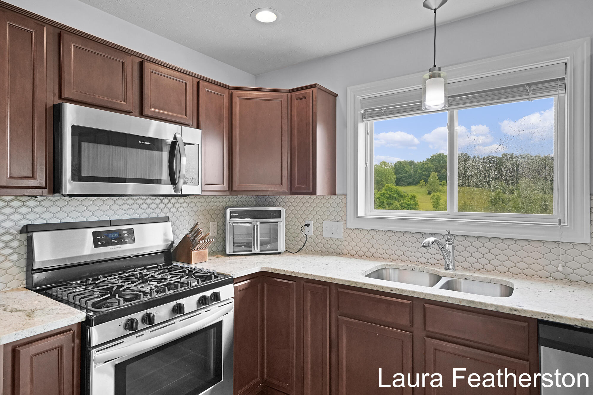 11740 Ridge Water Drive Northeast Sparta, MI 49345 - Photo 10 of 59 Kitchen