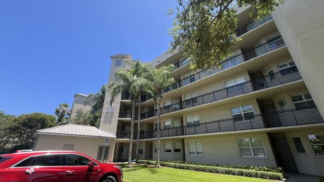26 Royal Palm Way, Unit 302 Boca Raton, FL 33432 - Photo 6 of 25 IMG_0939