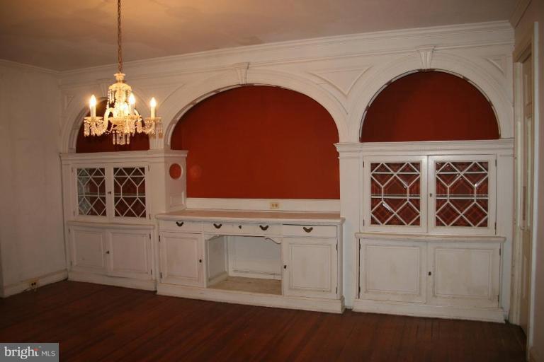 1739 Circle Road Towson, MD 21204 - Photo 3 of 6 Dining Room