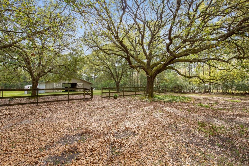 1690 Lotus Road Mandeville, LA 70448 - Photo 22 of 31 Gallery Image 22