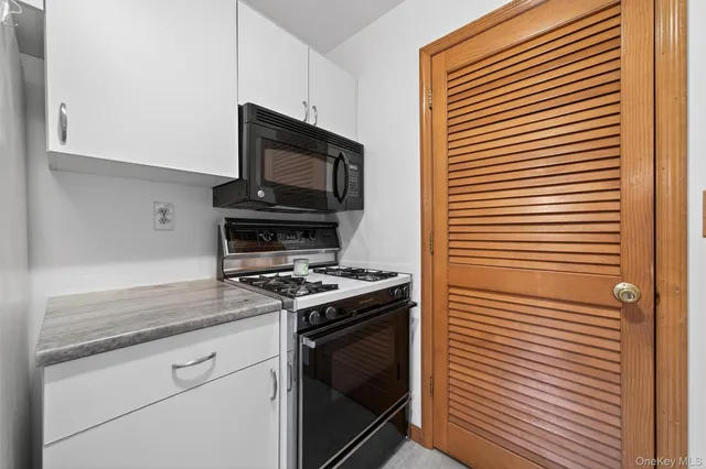 $329,900 | 204 Ruby Court, Highland Mills, NY 10930