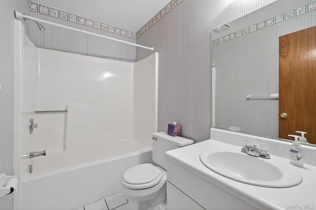 $329,900 | 204 Ruby Court, Highland Mills, NY 10930