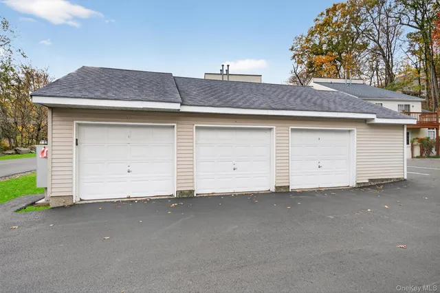 $329,900 | 204 Ruby Court, Highland Mills, NY 10930