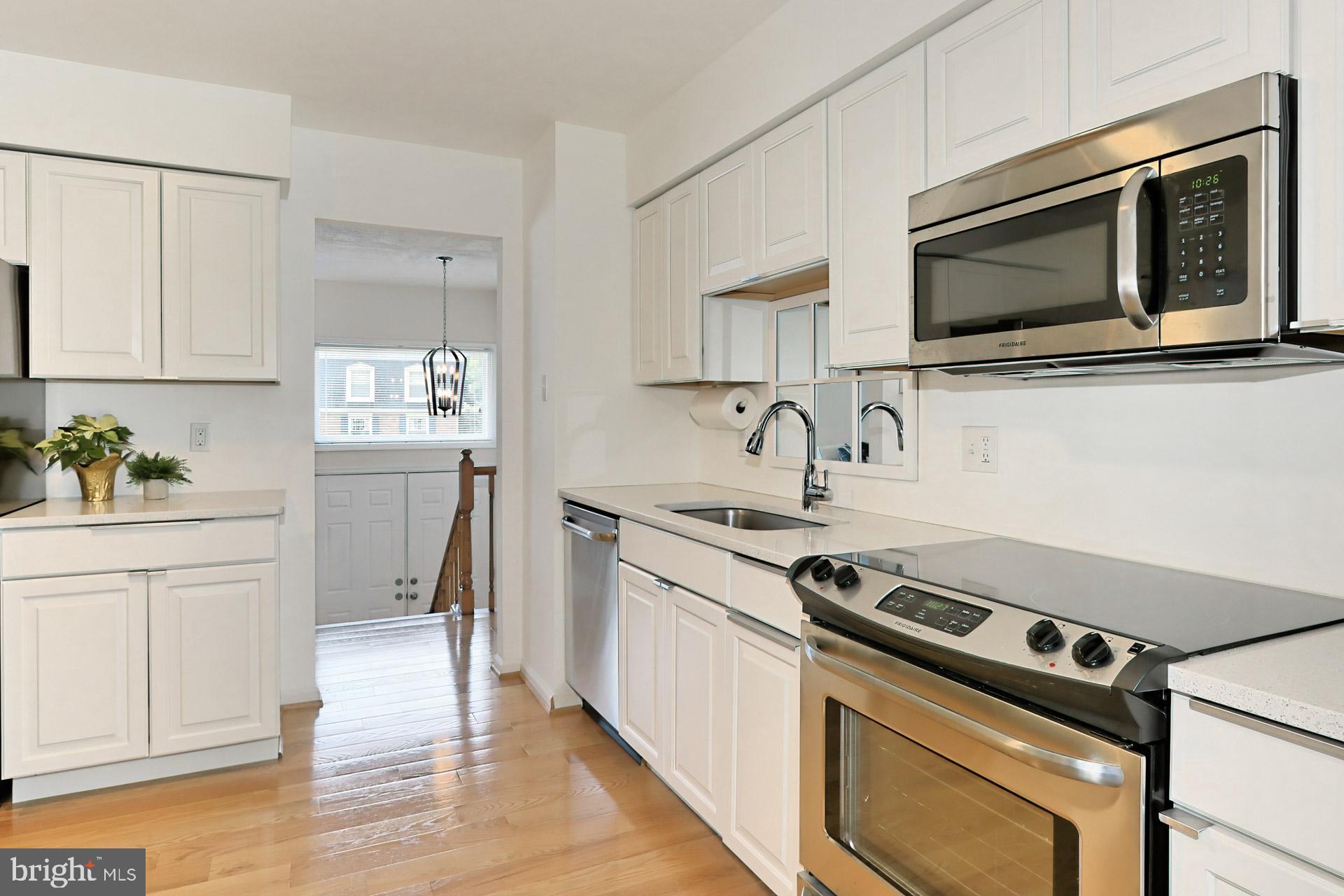 9110 Rockefeller Lane Springfield, VA 22153 - Photo 18 of 56 Kitchen