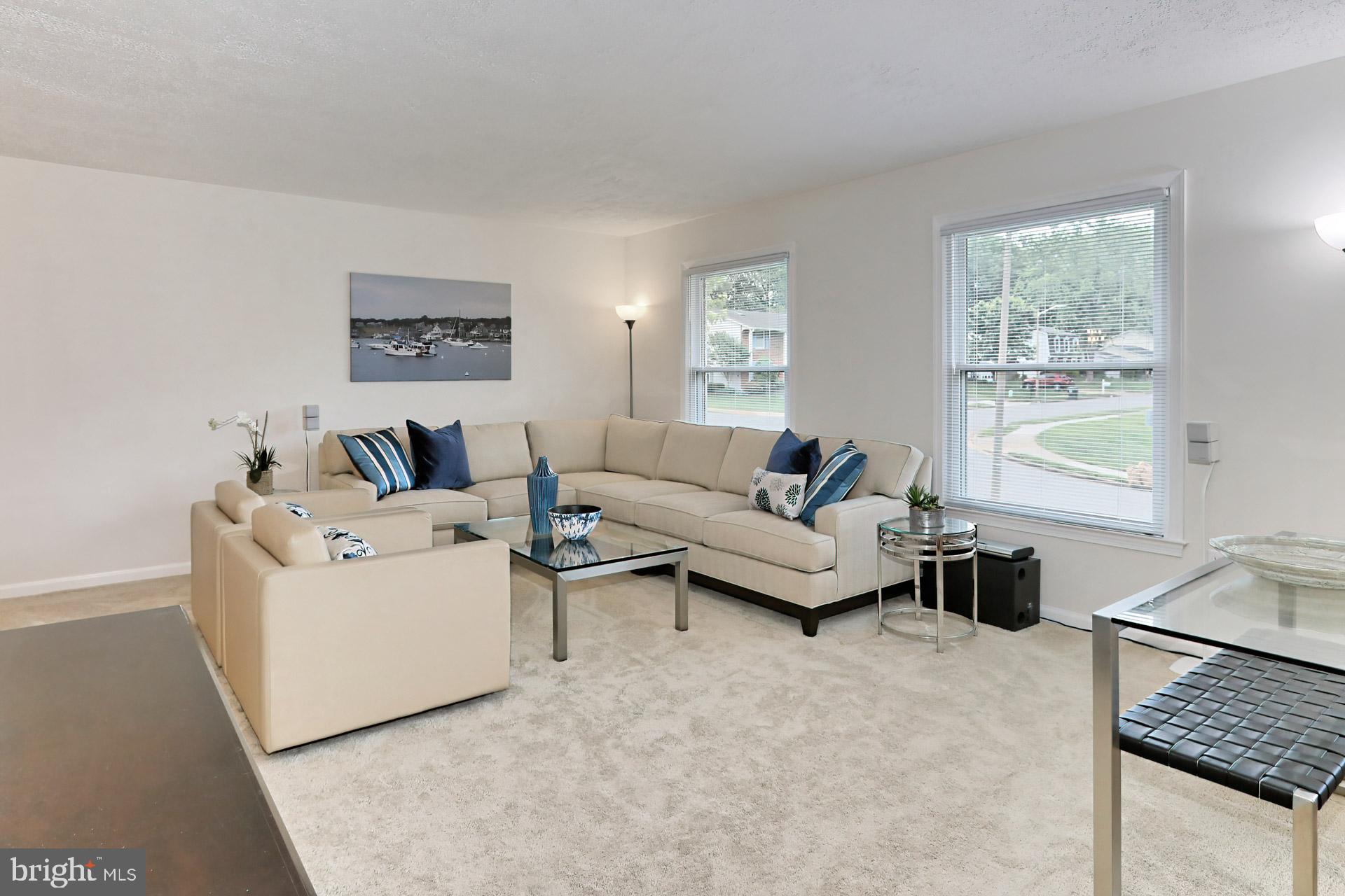9110 Rockefeller Lane Springfield, VA 22153 - Photo 7 of 56 Spacious and bright living room