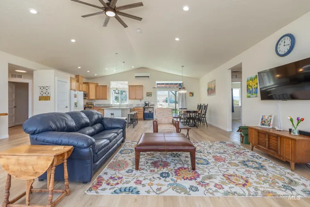 $690,000 | 8142 Highway 95, Marsing, ID 83639