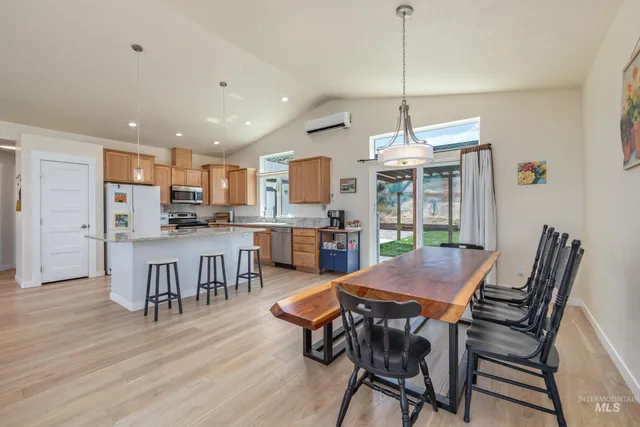 $690,000 | 8142 Highway 95, Marsing, ID 83639