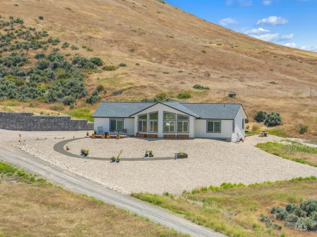 $690,000 | 8142 Highway 95, Marsing, ID 83639