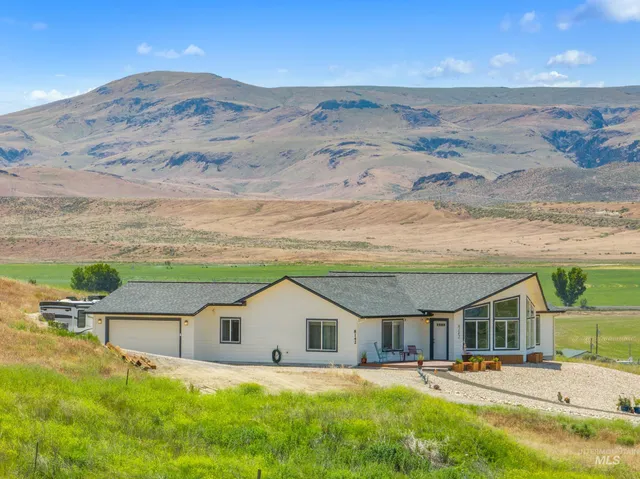 $690,000 | 8142 Highway 95, Marsing, ID 83639