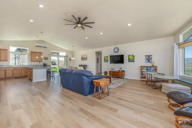 $690,000 | 8142 Highway 95, Marsing, ID 83639