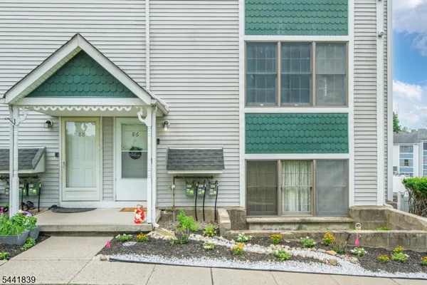 $265,000 | 86 Burlington Court, Hamburg, NJ 07419