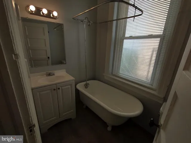 $1,249 | 307 Dolphin Street, Unit 2B, Baltimore, MD 21201