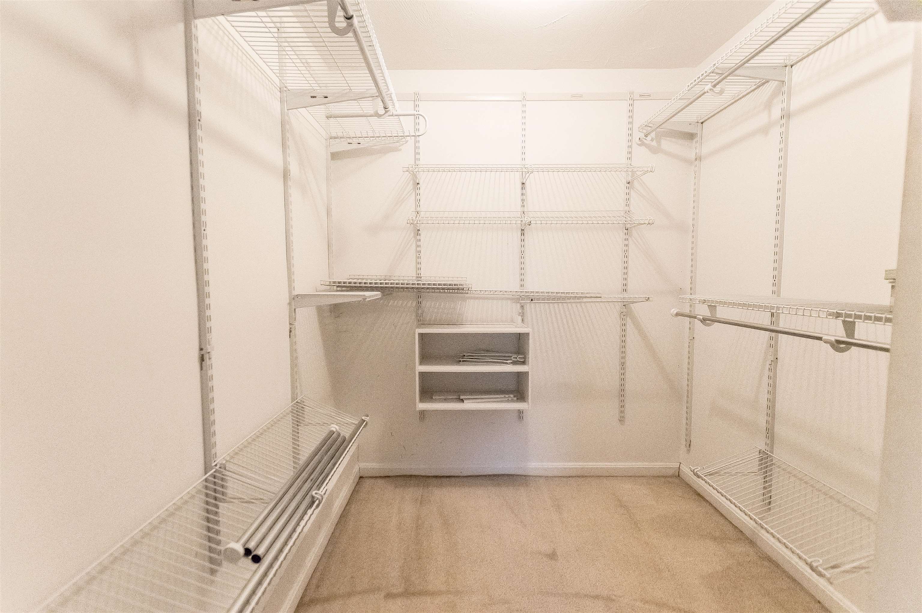 50 R English Village Road, Unit 102 Manchester, NH 03102 - Photo 10 of 11 Gallery Image 10