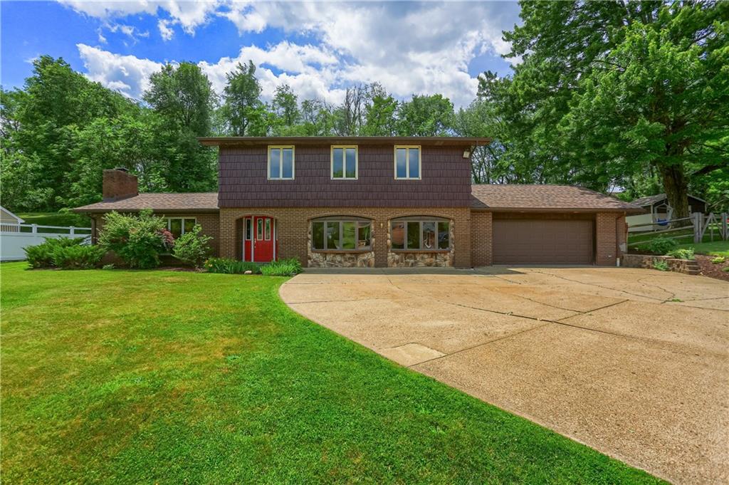 106 Colonial Way Aliquippa, PA 15001 - Photo 1 of 50