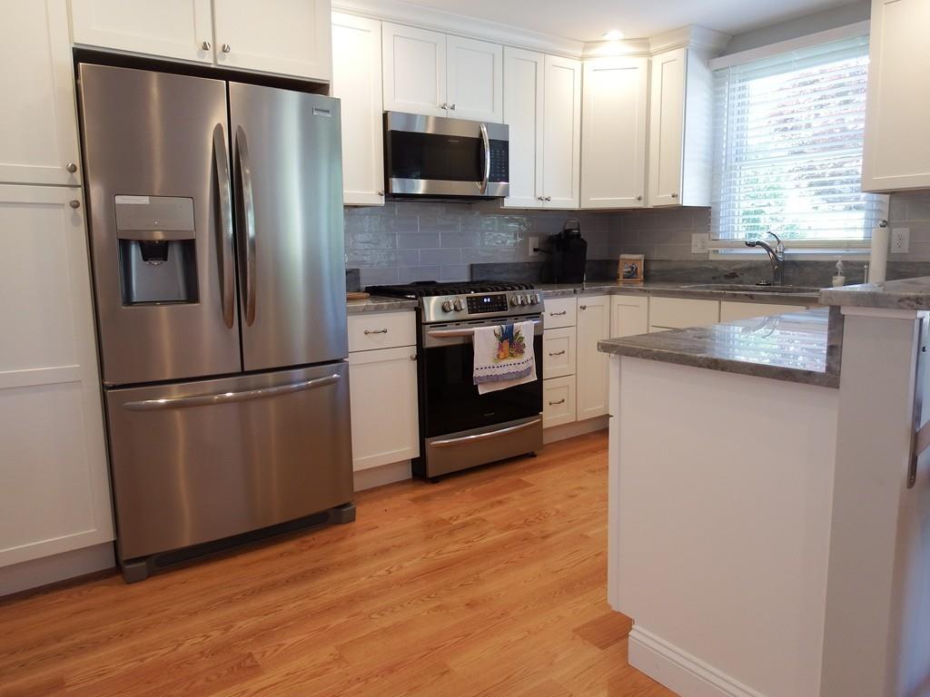 9 Warwick Road Gloucester, MA 01930 - Photo 9 of 17