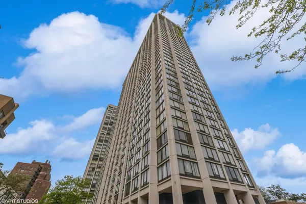 a view of a multi story building