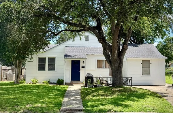 $209,900 | 831 West Alice Avenue, Kingsville, TX 78363