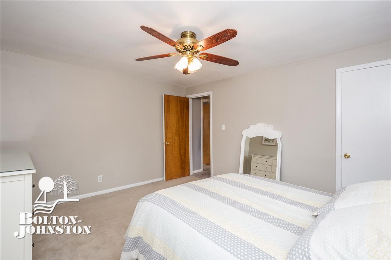 1718 Newcastle Road Grosse Pointe Woods, MI 48236 - Photo 20 of 39