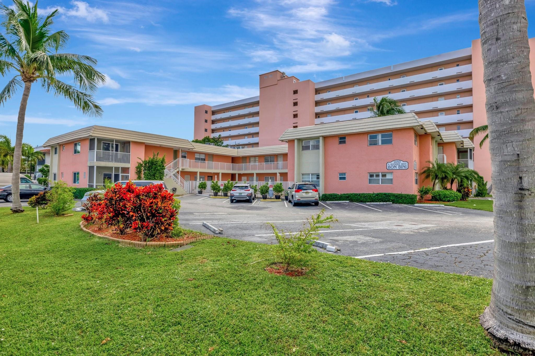 1450 North Riverside Drive, Unit 205 Pompano Beach, FL 33062 - Photo 2 of 31 Photo 2