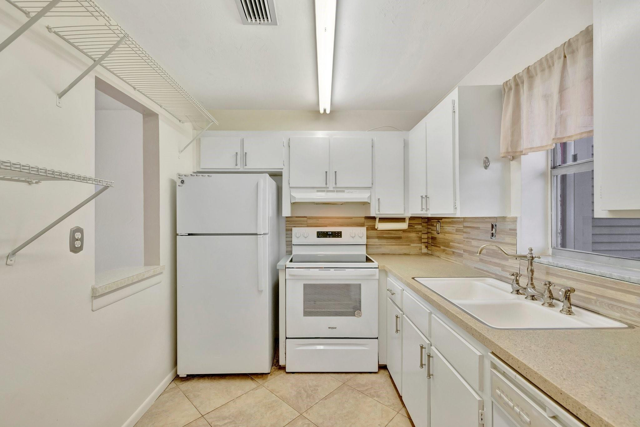 1450 North Riverside Drive, Unit 205 Pompano Beach, FL 33062 - Photo 23 of 31 Photo 23