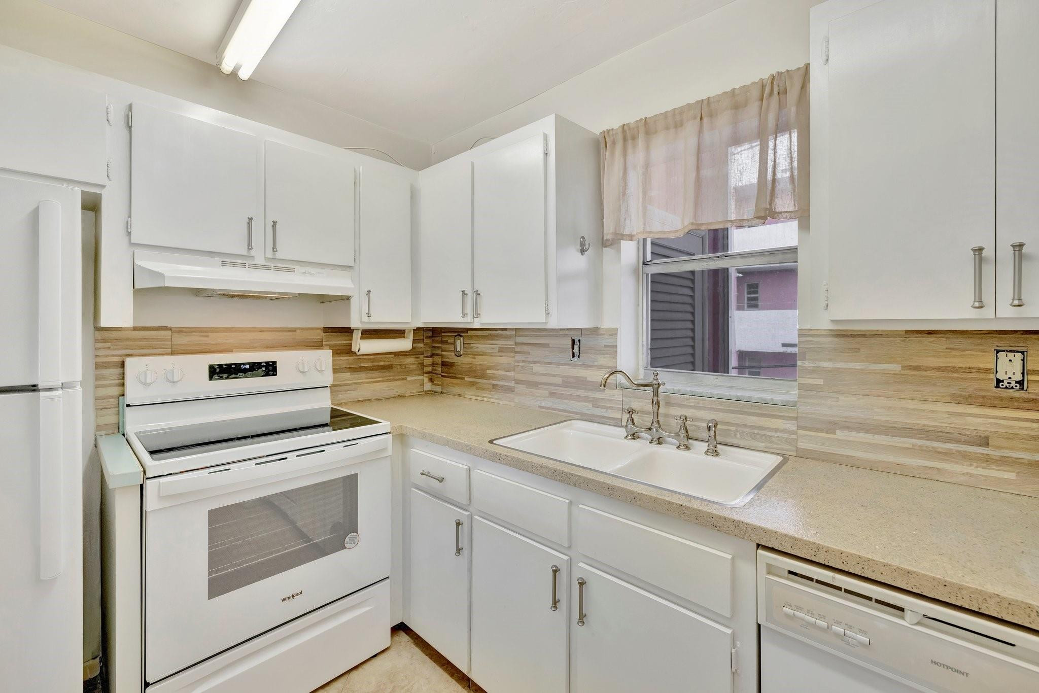 1450 North Riverside Drive, Unit 205 Pompano Beach, FL 33062 - Photo 7 of 31 Photo 7
