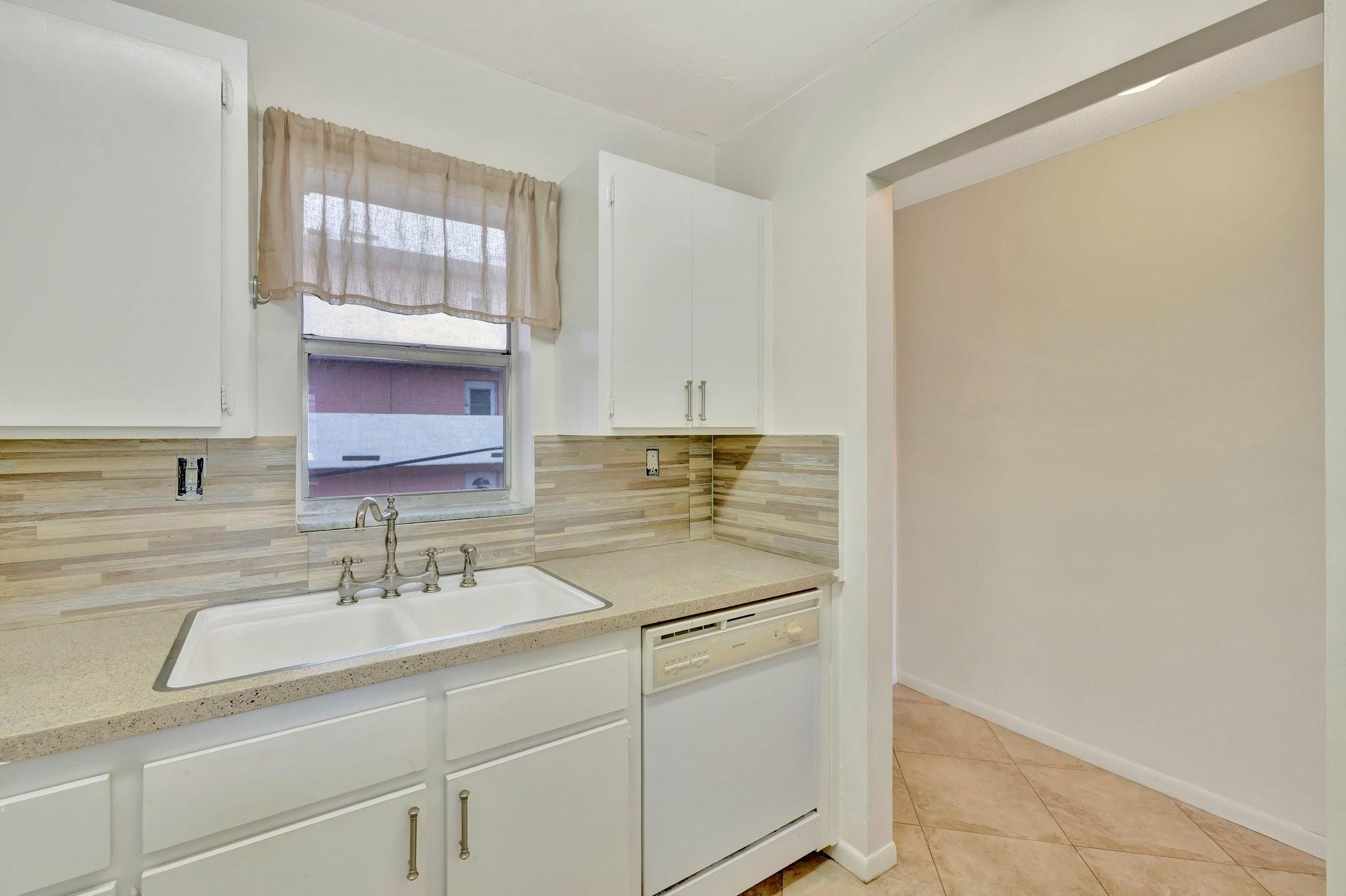 1450 North Riverside Drive, Unit 205 Pompano Beach, FL 33062 - Photo 8 of 31 Photo 8