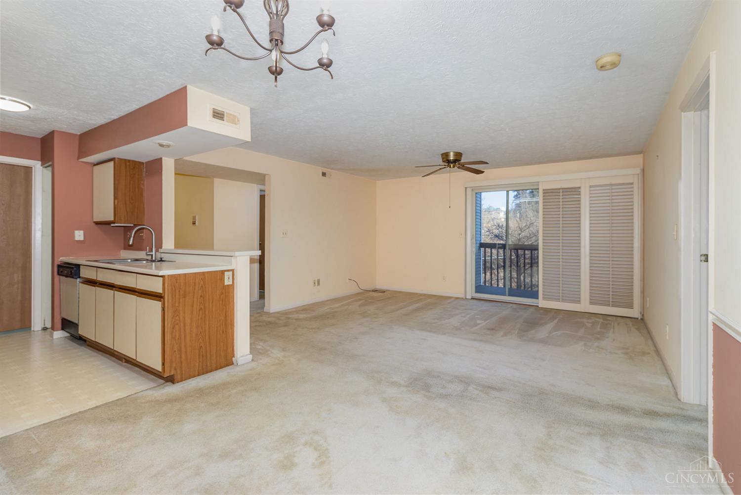 9317 Winton Road, Unit 6 Cincinnati, OH 45231 - Photo 7 of 17 Gallery Image 7