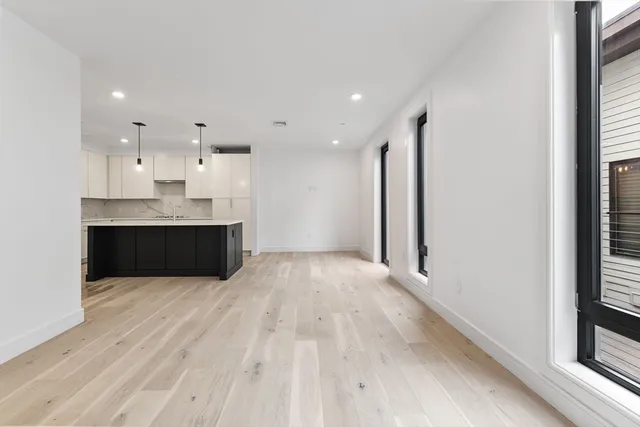 $1,599,000 | 33 A Street, Unit 504, Boston, MA 02127