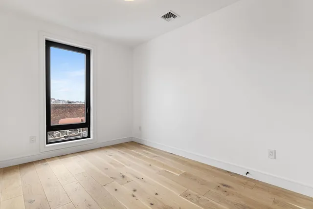 $1,599,000 | 33 A Street, Unit 504, Boston, MA 02127