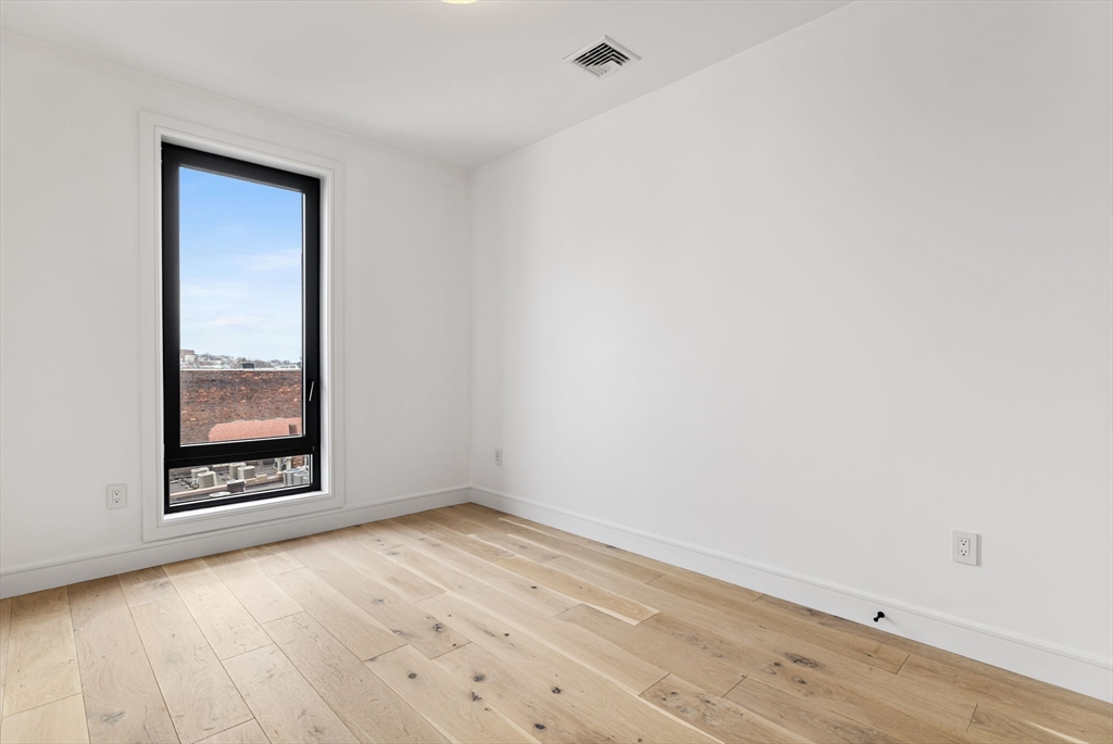 33 A Street, Unit 504 Boston, MA 02127 - Photo 17 of 23