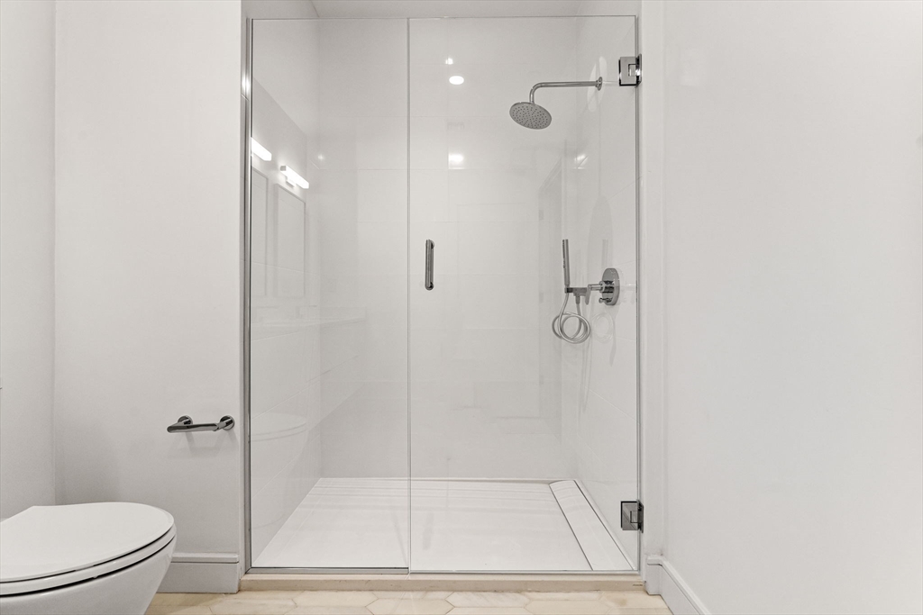 33 A Street, Unit 504 Boston, MA 02127 - Photo 9 of 23