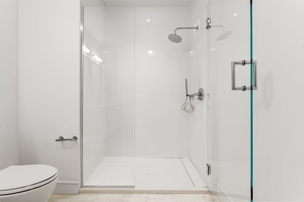 33 A Street, Unit 504 Boston, MA 02127 - Photo 10 of 23