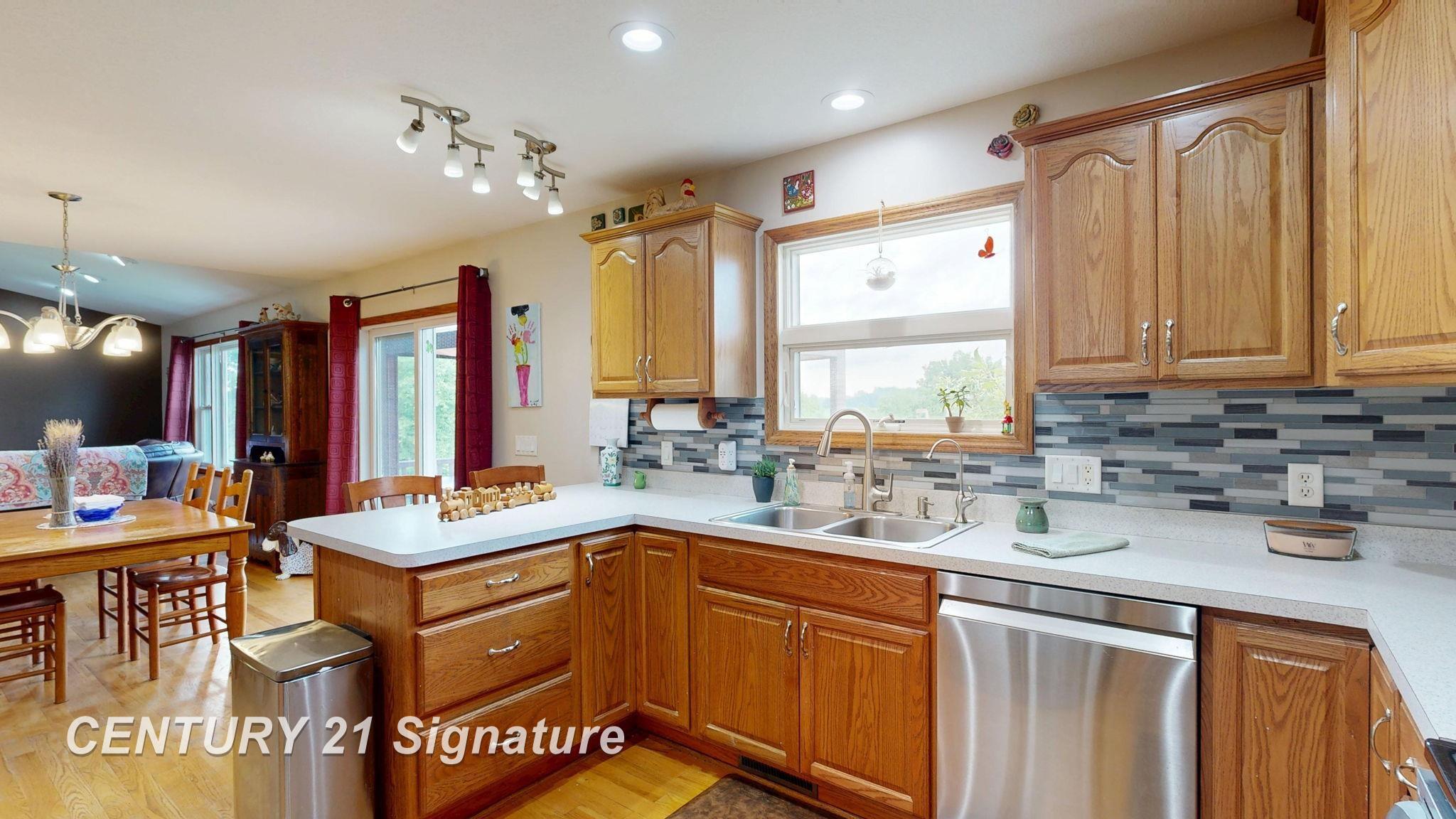 10386 Reid Road Swartz Creek, MI 48473 - Photo 18 of 52 50180174-abdaac6f-25d8-4877-a269-c99078c8950a.JPG