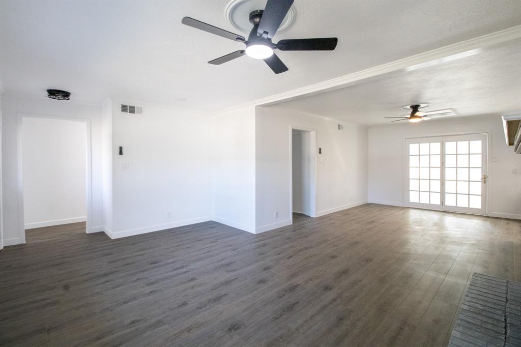 310 West Davis Street Duncanville, TX 75116 - Photo 3 of 26