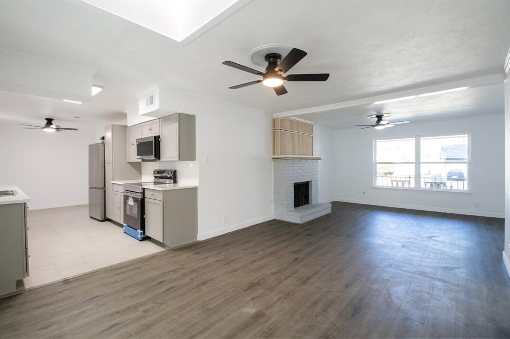 310 West Davis Street Duncanville, TX 75116 - Photo 4 of 26