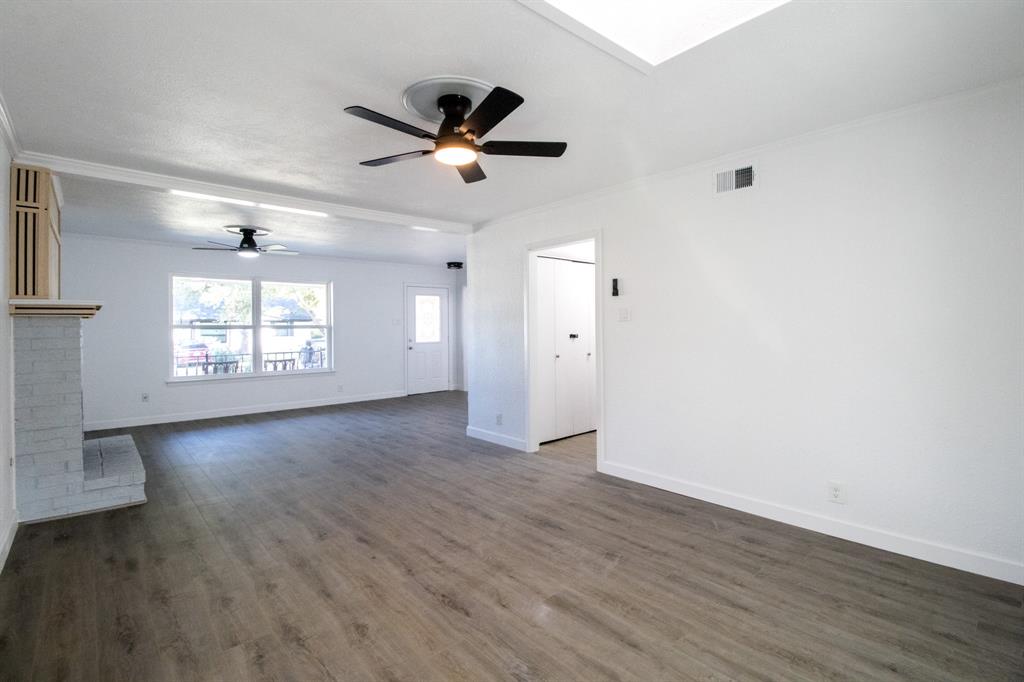 310 West Davis Street Duncanville, TX 75116 - Photo 5 of 26