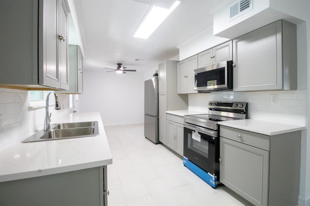 310 West Davis Street Duncanville, TX 75116 - Photo 6 of 26