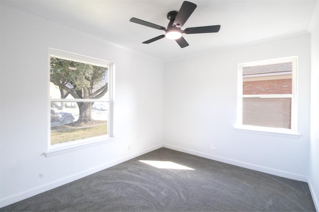 310 West Davis Street Duncanville, TX 75116 - Photo 8 of 26