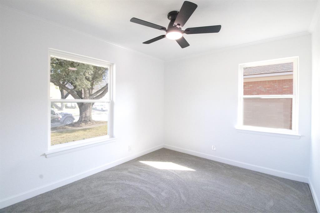 310 West Davis Street Duncanville, TX 75116 - Photo 9 of 26