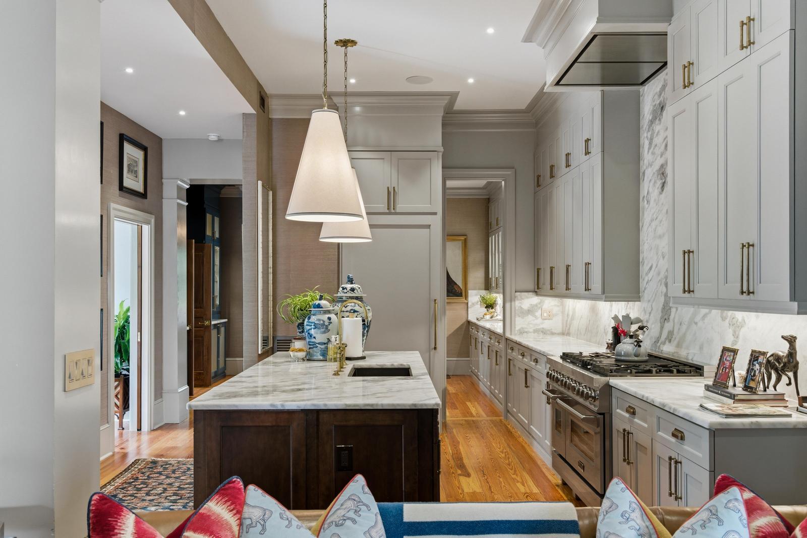 140 Queen Street Charleston, SC 29401 - Photo 35 of 144 30