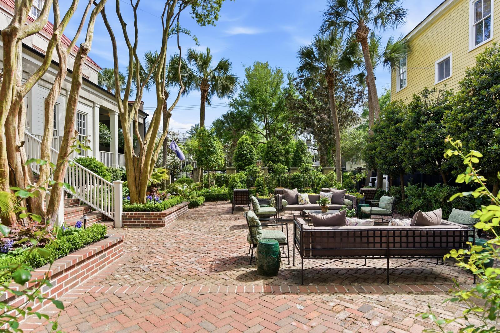 140 Queen Street Charleston, SC 29401 - Photo 78 of 144 64