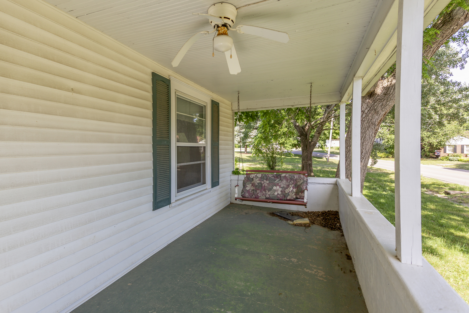 249 West Graham Street Dixon, IL 61021 - Photo 8 of 38