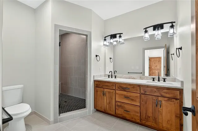 $520,000 | 6724 Tucker Drive, Odessa, MO 64076