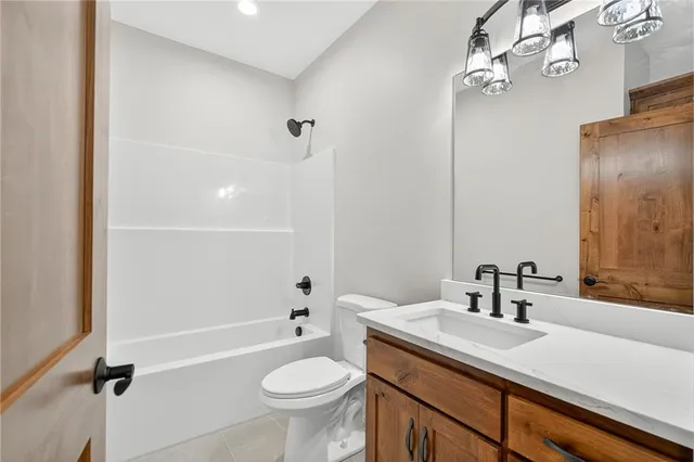 $520,000 | 6724 Tucker Drive, Odessa, MO 64076