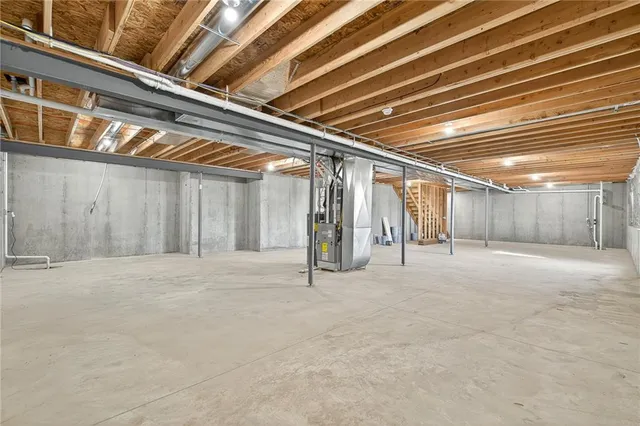 $520,000 | 6724 Tucker Drive, Odessa, MO 64076