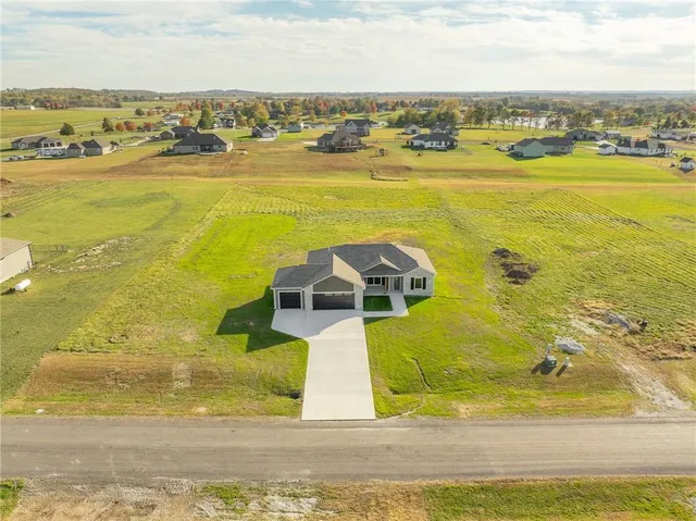 $520,000 | 6724 Tucker Drive, Odessa, MO 64076