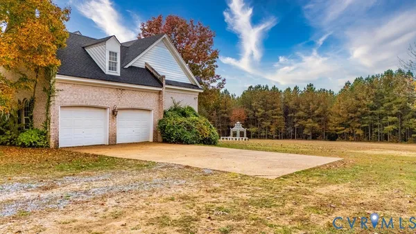 $895,000 | 574 Old Kings Road, Drakes Branch, VA 23937